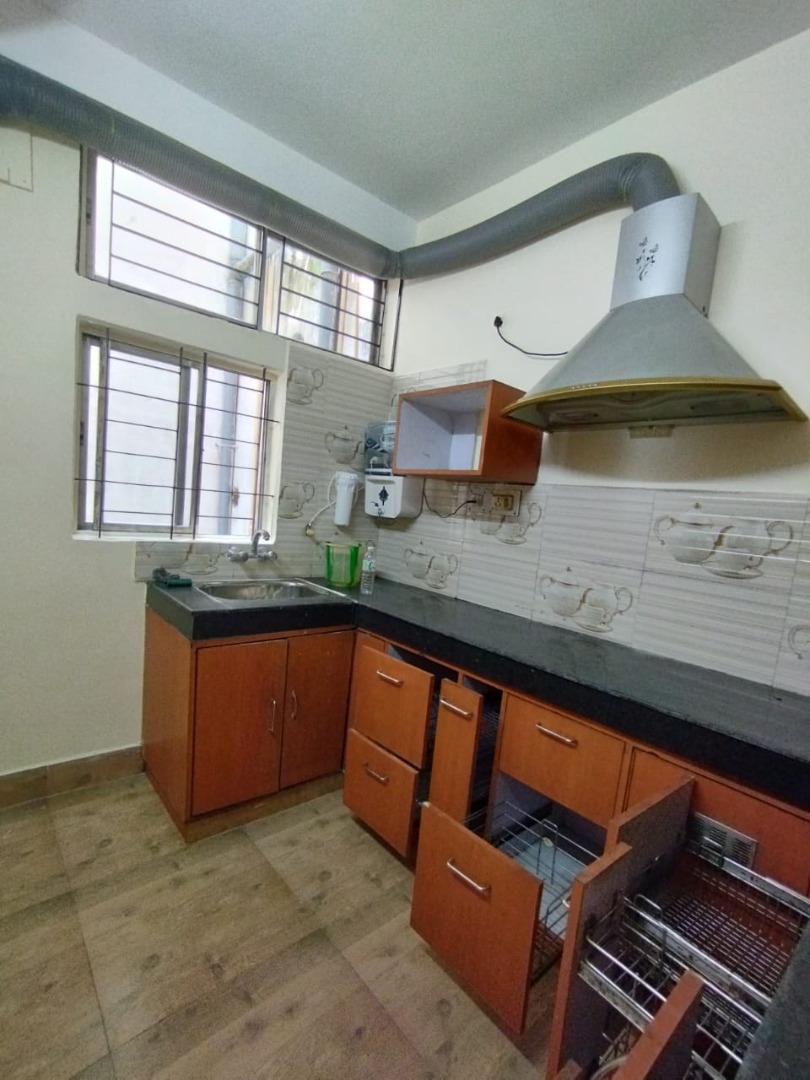 Unfurnished 3bhk in Vinayak Path, Mula Gabharu Path, Kahilipara, Guwahati, Assam, India for Rent